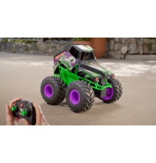Kaugt remote-controlled kõikmaastur MONSTER JAM RC Smash & Bash Grave Digger