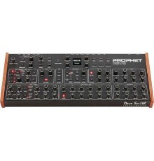„Sequential Prophet Rev2“ darbalaukā 8 balsu